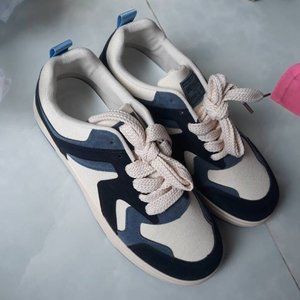 New breathable men's sports shoes